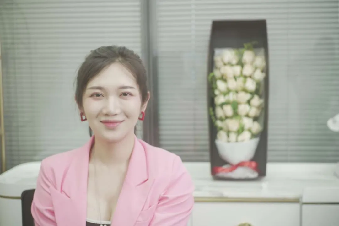 新疆女孩琪琪：我曾是男生，变性后成了一位美妆主播